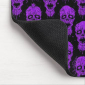 Lila und schwarzes Zombie-Apokalypse-Muster Mousepad (Ecke)