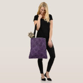 Lila und silberes Spiderweb-Gothic-Muster Tasche (Am Model)