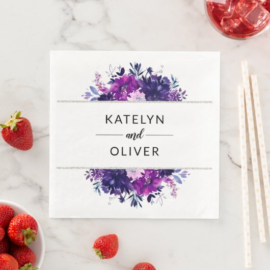 Lila und silberfarbene Hochzeitsmonogramm Serviette (Beispiel)