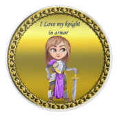 Lila und silberner Ritter in ihrer Rüstung und ihr Keramikknauf (Vorderseite)