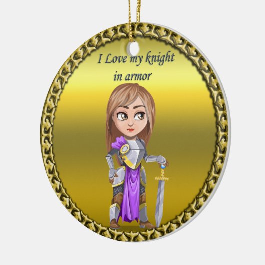 Lila und silberner Ritter in ihrer Rüstung und ihr Keramikornament (Links)