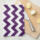 Lila und weiß Zigzag Handtuch (Viertel Falte)