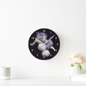 Lila und weiße Bartirisblüten Runde Wanduhr (Zuhause)