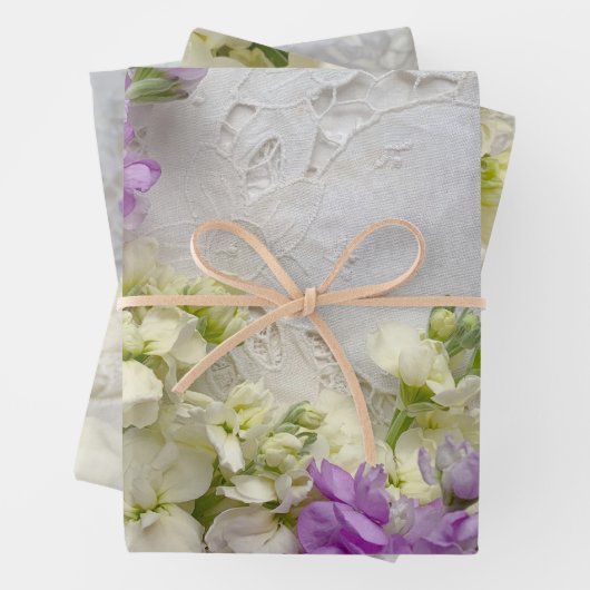 Lila und weiße Blume an der Spitze Geschenkpapier Set (Beispiel)