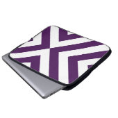 Lila und weiße Chevronen Laptopschutzhülle (Vorne Knopf)