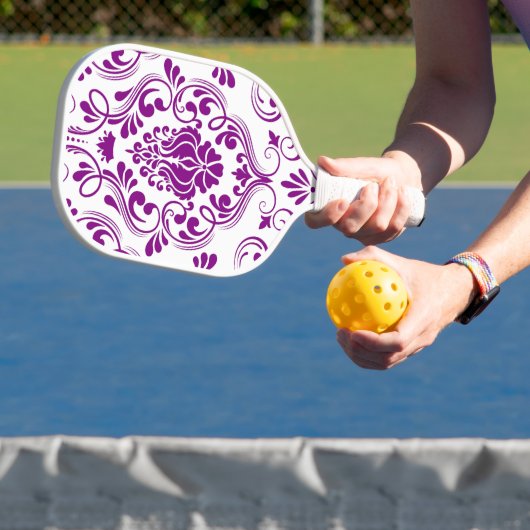Lila und weiße Damaskus-Flora Pickleball Schläger (InSitu)