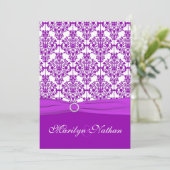 Lila und weiße Damast Hochzeitseinladung Einladung (Stehend Vorderseite)