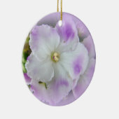 Lila und weiße extravagante Usambaraveilchen Keramik Ornament (Rechts)