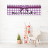 Lila und weiße Gingham mit Bow Birthday Banner (Insitu)