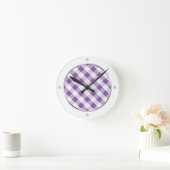 Lila und weiße Gingham-Patternuhr Runde Wanduhr (Zuhause)