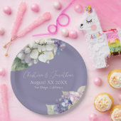 Lila und weiße Hydrangea-Blume auf Lavendel Pappteller (Party)