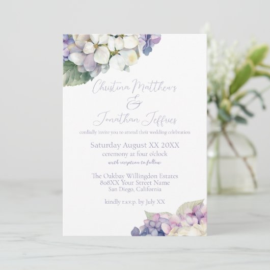 Lila und weiße Hydrangeas Einladung (Stehend Vorderseite)