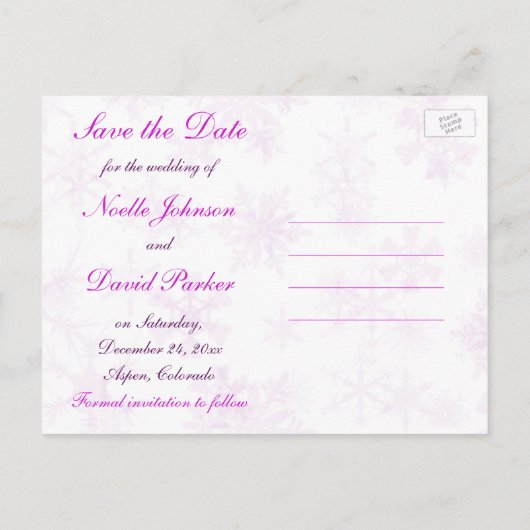 Lila und weiße Schneeflocken Save the Date Postkar Ankündigungspostkarte (Rückseite)