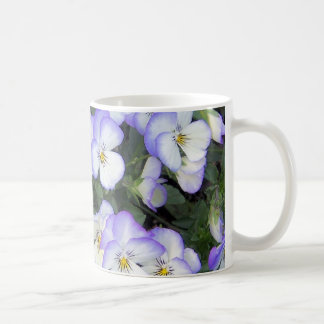 Lila und weiße Stiefmütterchen Kaffeetasse