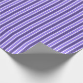 Lila und weiße Streifen Geschenkpapier (Ecke)