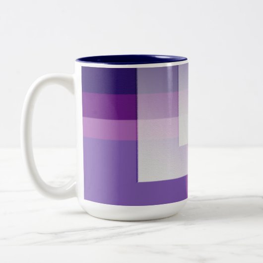 Lila und weiße Tasse (Links)