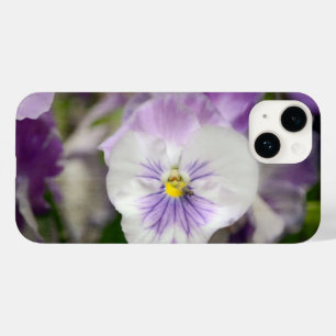 Lila und weiße Violas von Shirley Taylor Case-Mate iPhone 14 Hülle