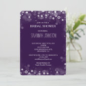 Lila und weißes Confetti Bokeh Brautparty Einladung (Stehend Vorderseite)