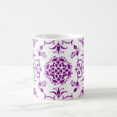Lila und weißes Damasdesign Kaffeetasse (Mittel)