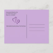 Lila verknüpfte Herzen Save the Date Ankündigungspostkarte (Rückseite)