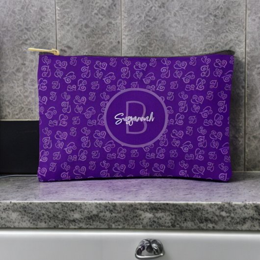 Lila verknüpftes Herzmuster auf dunklen Lila, benu Zubehörtasche