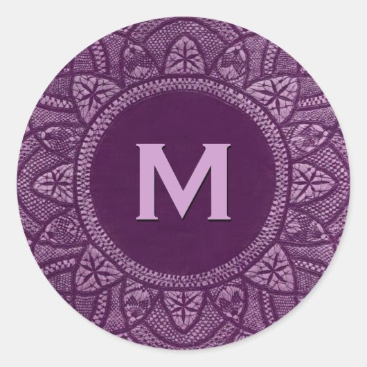 Lila Vintage Spitze Custom Monogram Runder Aufkleber (Vorderseite)