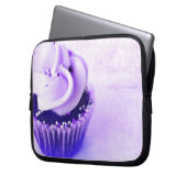 Lila Vintager kleiner Kuchen besprüht Laptopschutzhülle (Vorderseite Links)