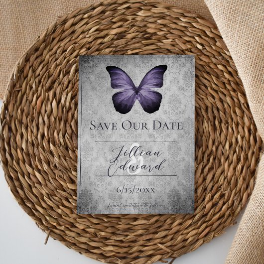 Lila Vintager Schmetterling Damask Save the Date Ankündigung