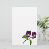 Lila Viola-Pansy-Staate Briefpapier (Stehend Vorderseite)