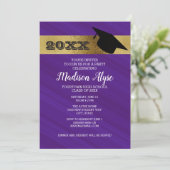 Lila Violett mit Gold und Graduierungskappen-Party Einladung (Stehend Vorderseite)