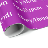 Lila violette weiße Pronomen Sie/sie Geschenkpapier (Rolleneckpunkt)