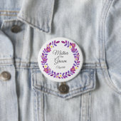 Lila / violetter Blumenkranz Mutter des Bräutigams Button (Beispiel)