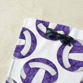 lila Volleyballmannschaft mit Girl Strandtuch (Beispiel)