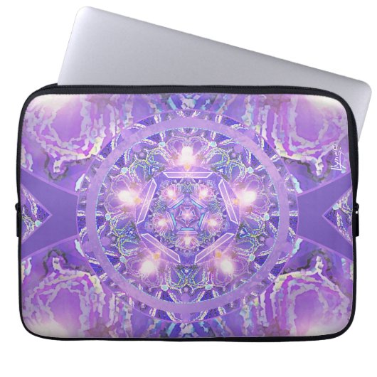 Lila W1 Laptopschutzhülle (Vorderseite)