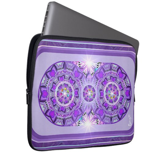 Lila W2 Laptopschutzhülle (Vorne Rechts)