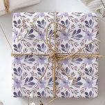 Lila Wasserfarben-Blumenmuster Geschenkpapier<br><div class="desc">Gönnen Sie sich ein Geschenk mit unserer modernen, blumengeschmückten Geschenkpackung, die Ihren Geschenken eine besondere Touch verleiht. Dieses hübsche Bohopapier besticht durch elegante Aquarellfloralen auf einem unberührten, weißen Hintergrund. Das sich in lila und blauen Farbtönen wiederholende Muster eignet sich perfekt für Hochzeiten, Brautpartys, Geburtstage und vieles mehr. Mit diesem stilvollen...</div>