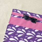 Lila Wassermuster Streifen Retro Kanu Otter Name Strandtuch (Beispiel)