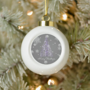 Lila Weihnachtsbaum und Schneeflocken Keramik Kugel-Ornament