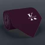 Lila Wein | Elegante Monogramm Name | beidseitig Krawatte<br><div class="desc">Eine elegante zweiseitige Krawatte mit einem fett-weißen Monogramm über eine lila Weinkulisse. Zusätzlich zu diesem Monogramm sitzt Ihr Vor- oder Nachname in allen Hauptstädte. Wenn Sie einen mutigeren Blick auf den persönlichen Namen im großen Buchstaben bevorzugen, können Sie folgendes tun: Benutzen Sie die Funktion Anpassen/Bearbeiten und klicken Sie auf den...</div>