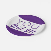Lila & weiß Sie haben es gemacht Abschluss Pappteller (Schrägansicht)