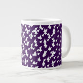 Lila Weiße Bäume Jumbo-Tasse (Vorderseite Rechts)