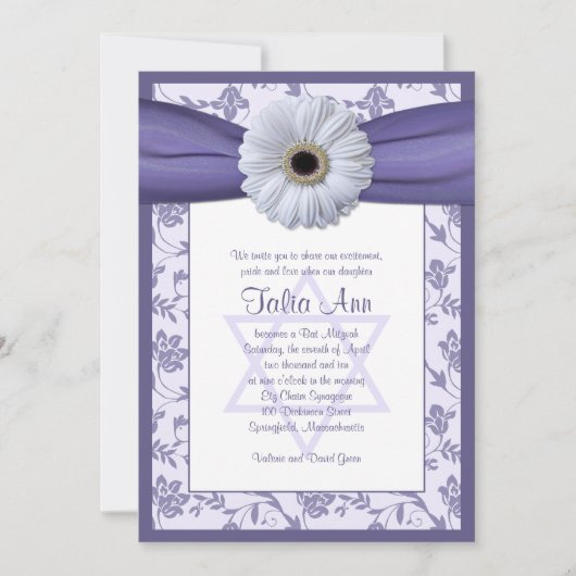 Lila weiße Flora Damask Bat Mitzvah Einladung (Vorderseite)