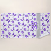 lila weiße Fußballbällchen, gürmisch niedlich Strandtuch (Vorderseite)