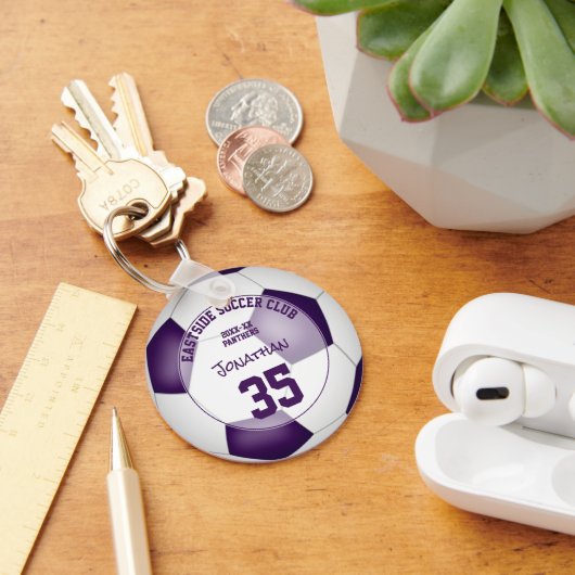 lila weiße Fußballmannschaft färbt Kindersportgesc Schlüsselanhänger (Schreibtisch)