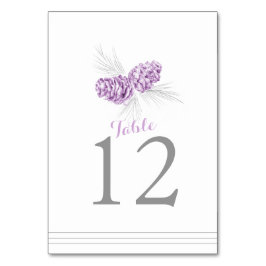 Lila weiße Hochzeitskunst mit Kiefernzapfen - Tisc Tischnummer