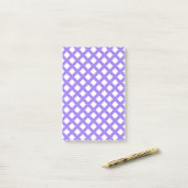 Lila-weiße Karo-Diamant-Muster Post-it Klebezettel (Auf Schreibtisch)