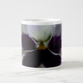 Lila-weiße Panik Jumbo-Tasse (Vorderseite)