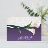 Lila, weiße Silber Calla Lily Wedding RSVP Cards Karte (Stehend Vorderseite)