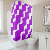 Lila-weiße Slangerwellen Duschvorhang (Beispiel)
