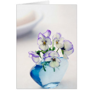 Lila weiße ViolasBlumen Blauer Vase Floral